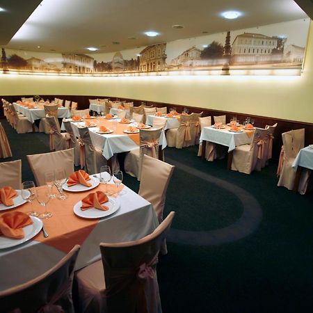 סלאבונסקי ברוד Hotel Savus מראה חיצוני תמונה
