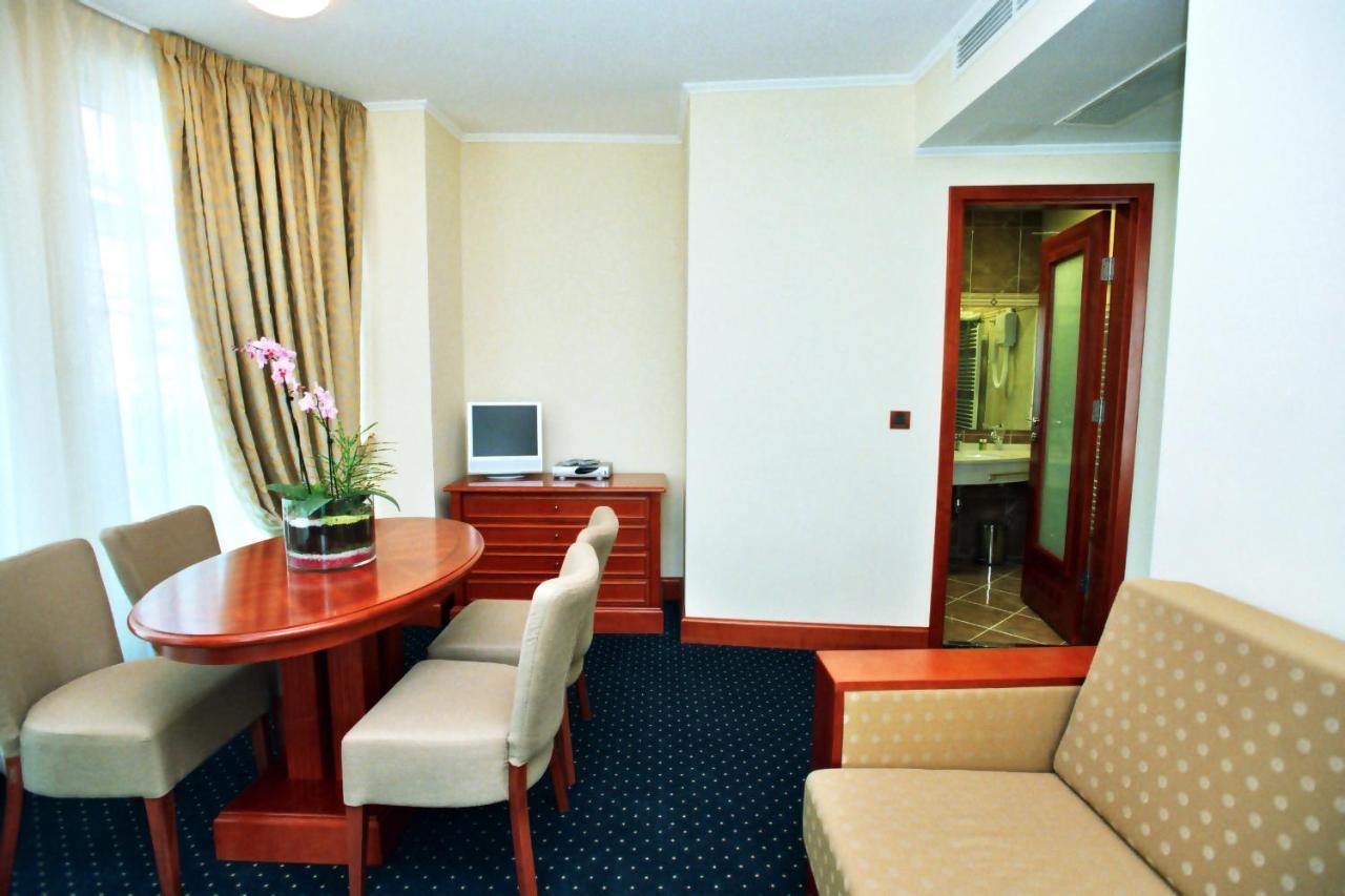 סלאבונסקי ברוד Hotel Savus חדר תמונה