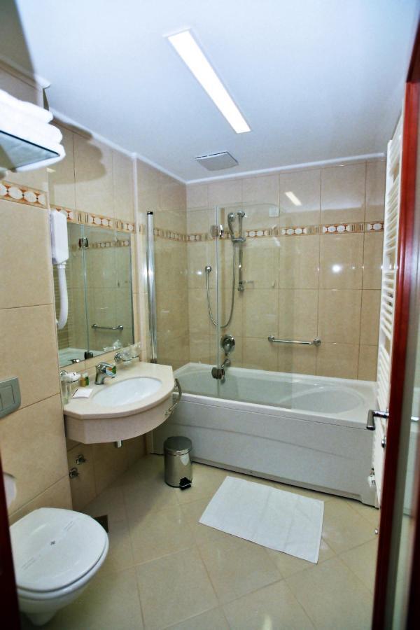סלאבונסקי ברוד Hotel Savus חדר תמונה
